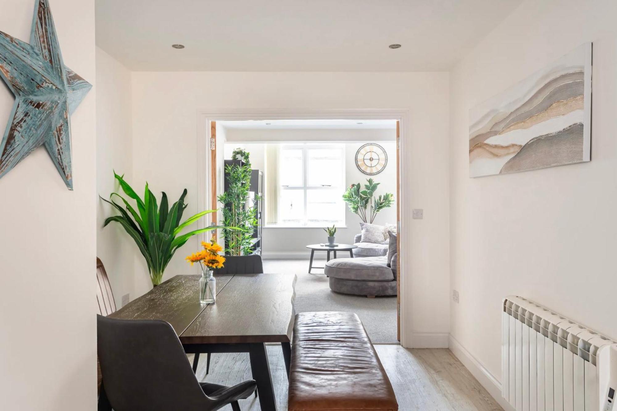Beautiful 2 Bed Apartment Just Steps To The Beach เวย์มัธ ภายนอก รูปภาพ