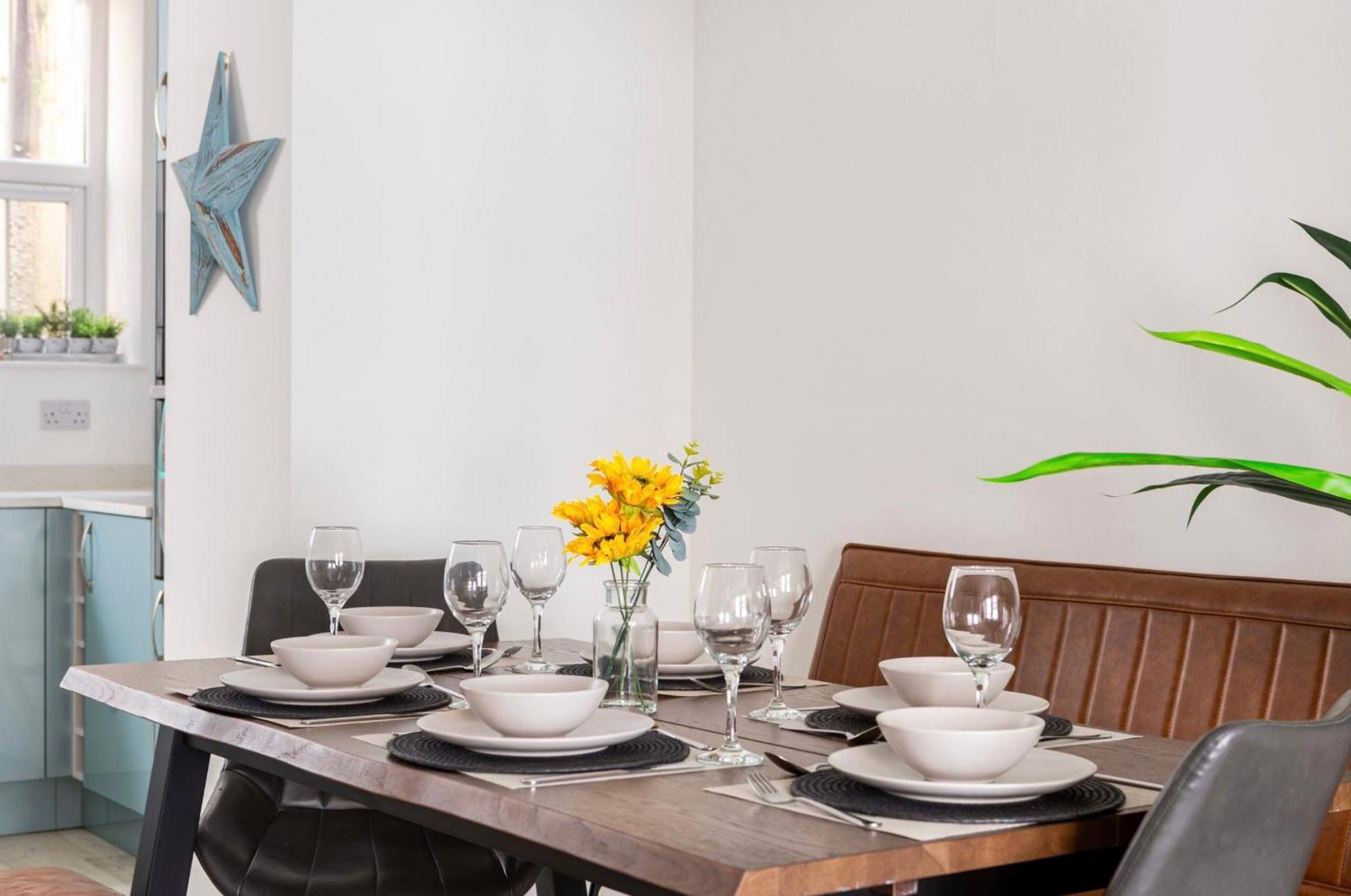 Beautiful 2 Bed Apartment Just Steps To The Beach เวย์มัธ ภายนอก รูปภาพ